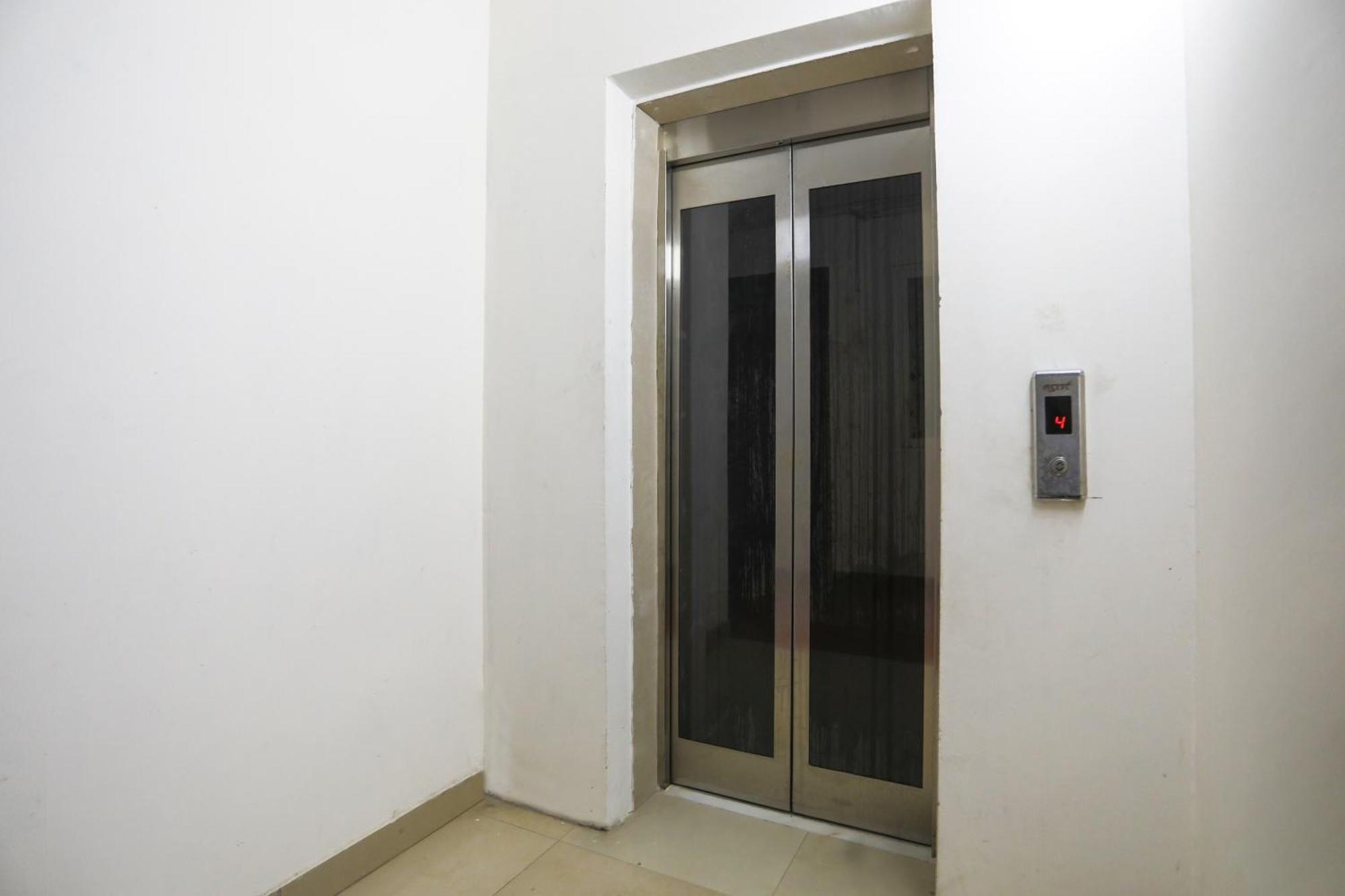 Hotel O Jsb Hotel Faridabad Extérieur photo