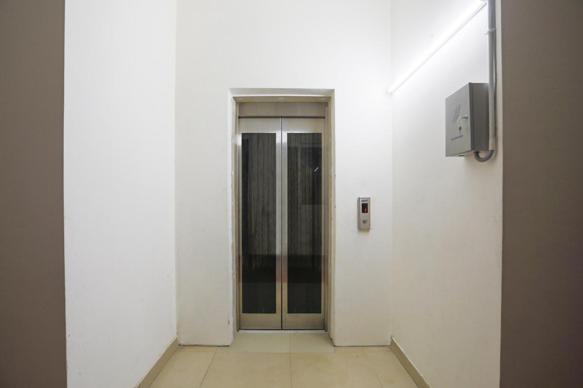 Hotel O Jsb Hotel Faridabad Extérieur photo